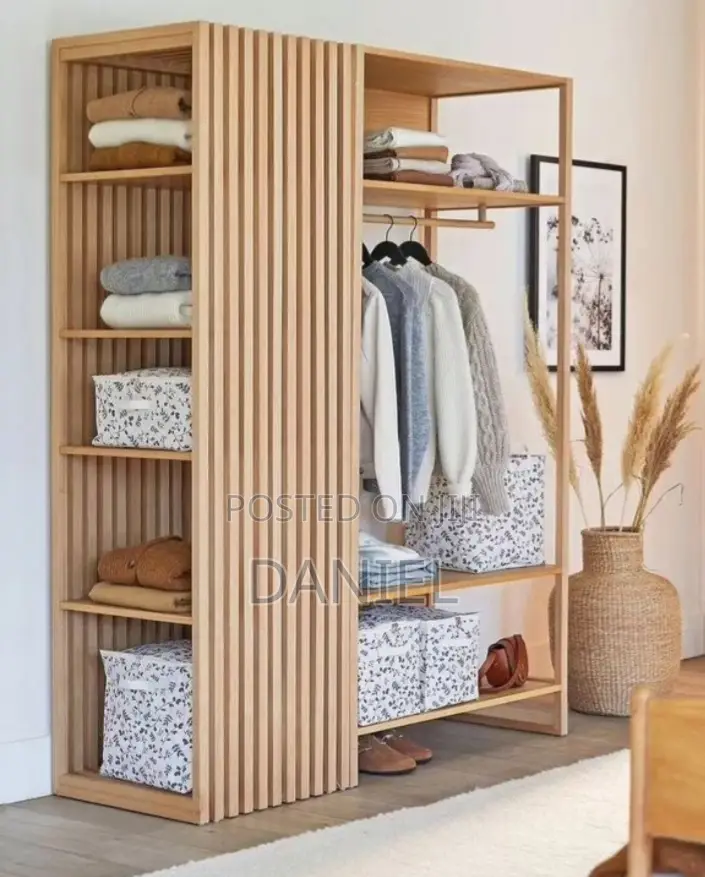Kabati La Nguo Lenye Shelf Na Lipo Wazi