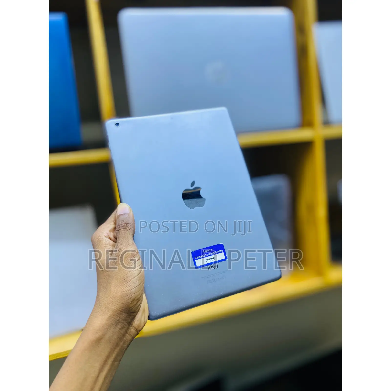 Apple iPad Air 16 GB Gray