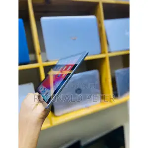 Apple iPad Air 16 GB Gray