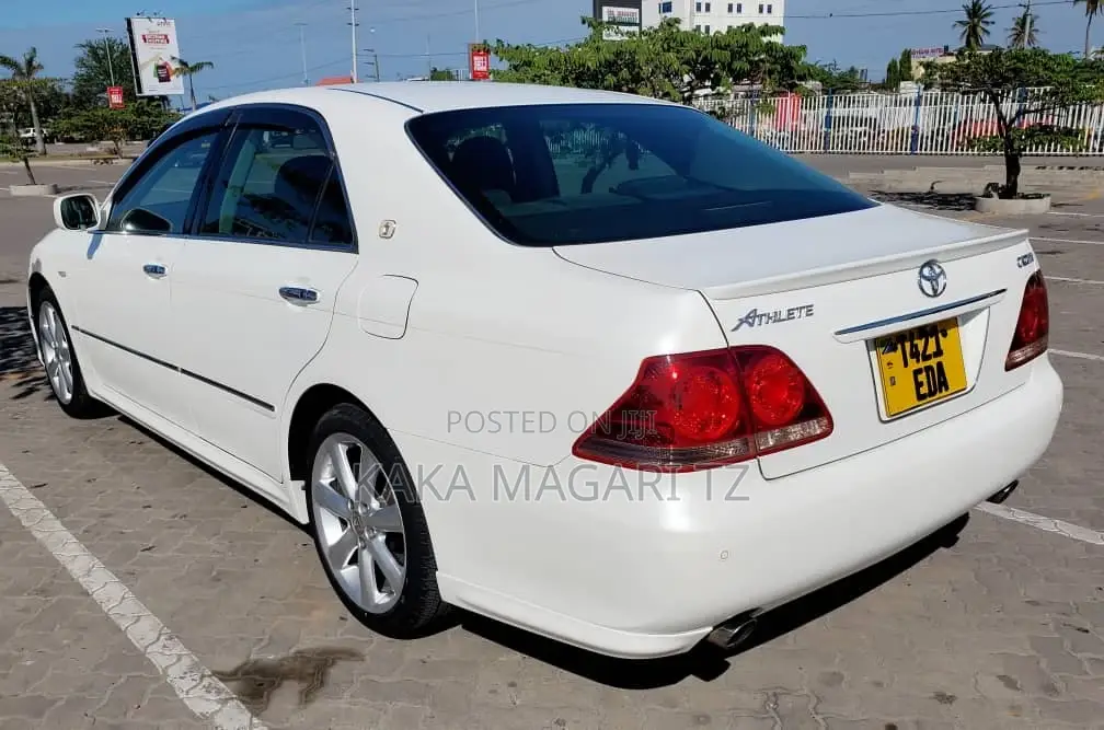 Toyota Crown 2007 White