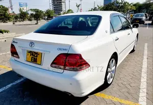 Toyota Crown 2007 White
