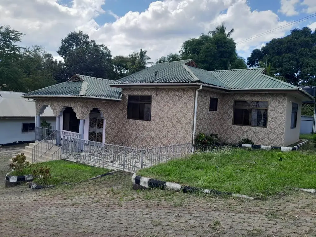Furnished 5bdrm House in Ubungo, Kinondoni for sale