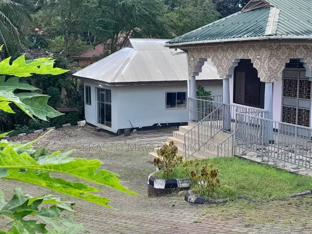 Furnished 5bdrm House in Ubungo, Kinondoni for sale