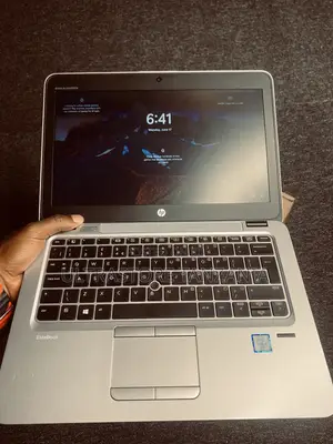 Laptop HP EliteBook 820 G3 8GB Intel Core I5 HDD+SSD 500GB