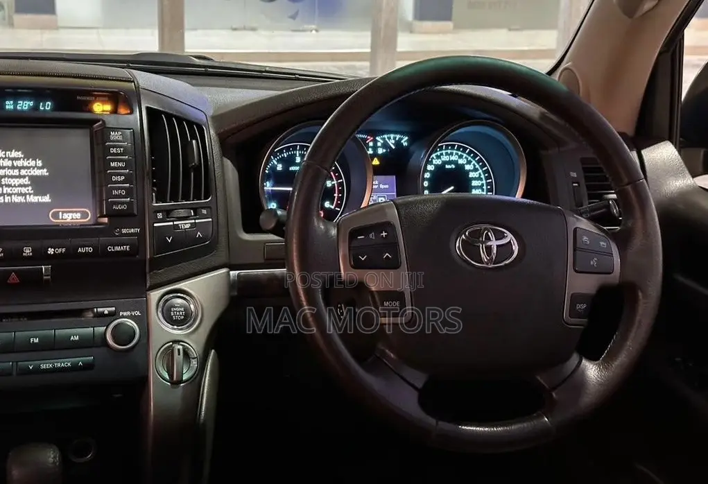 Toyota Land Cruiser 4.5 V8 TD STD 2010 Gold