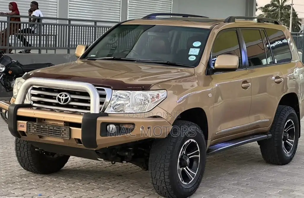 Toyota Land Cruiser 4.5 V8 TD STD 2010 Gold