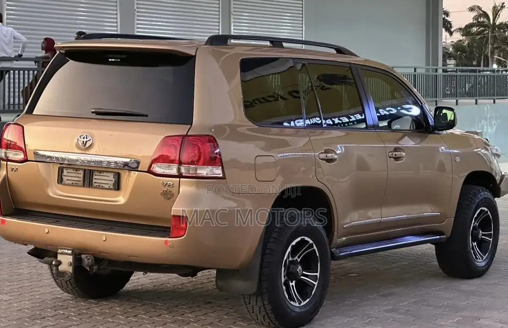 Toyota Land Cruiser 4.5 V8 TD STD 2010 Gold