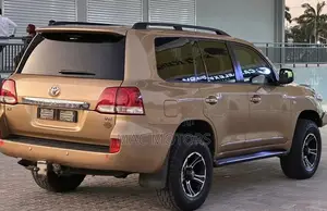 Toyota Land Cruiser 4.5 V8 TD STD 2010 Gold