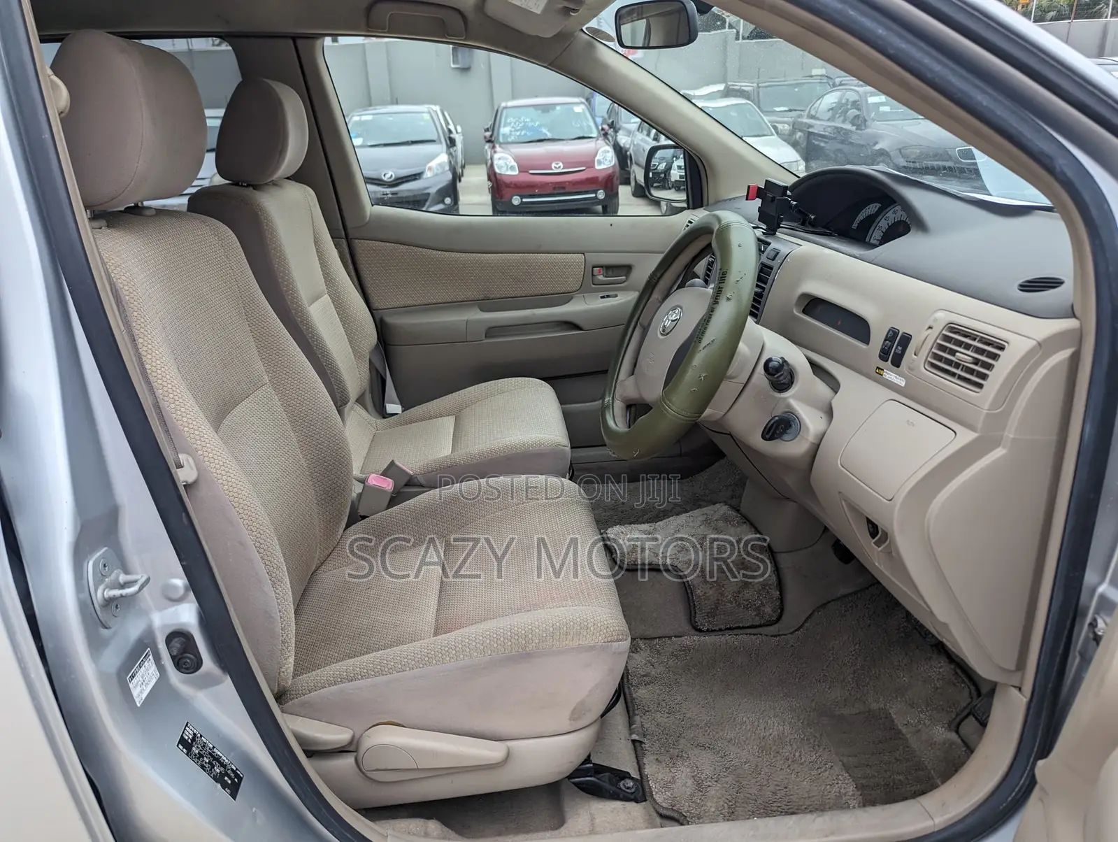 Toyota Raum 2011 Silver