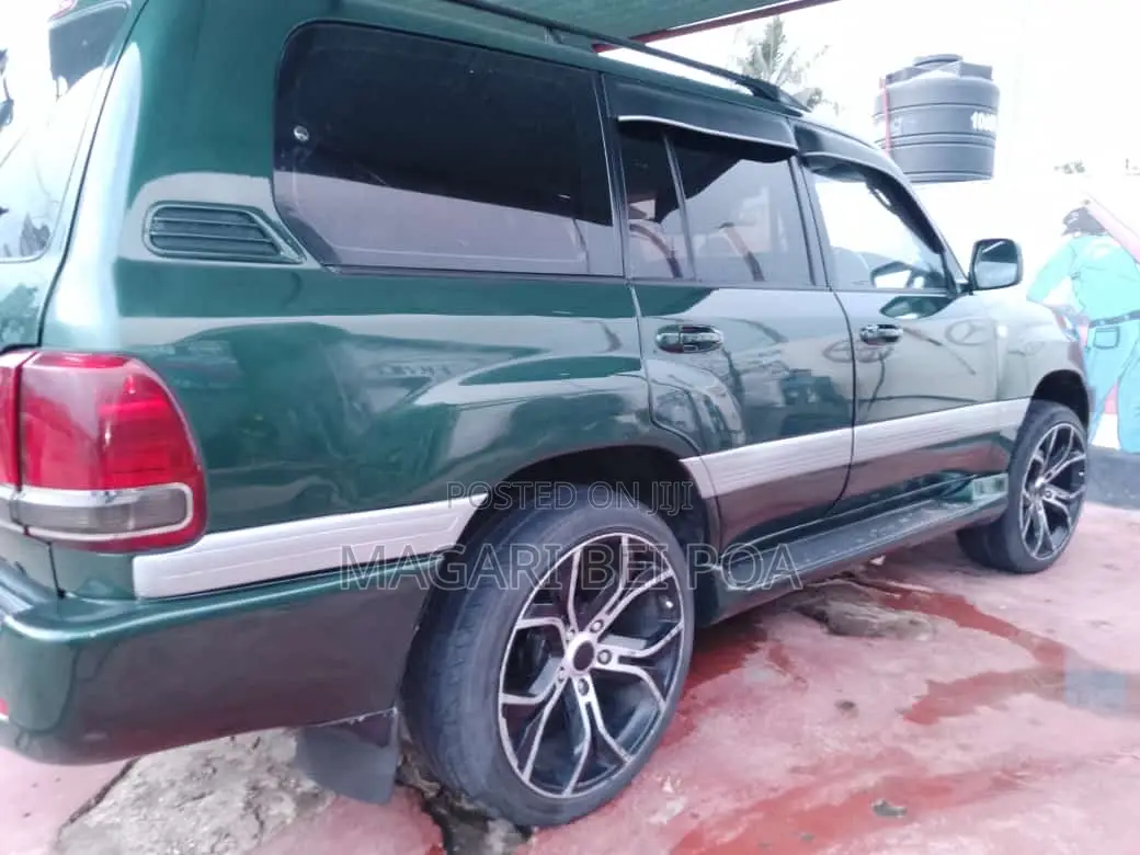 Toyota Land Cruiser 2000 Green