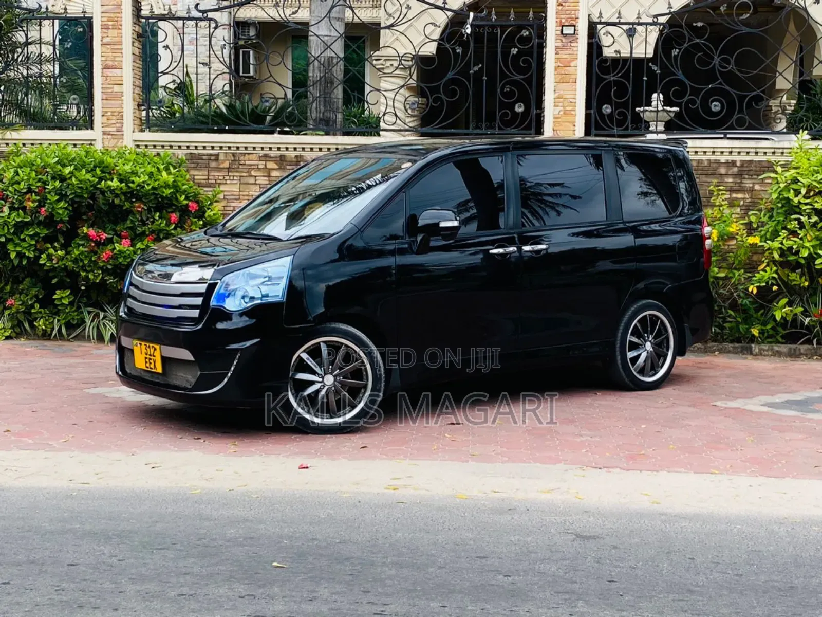Toyota Noah 2011 Black