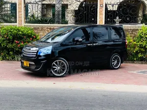 Toyota Noah 2011 Black