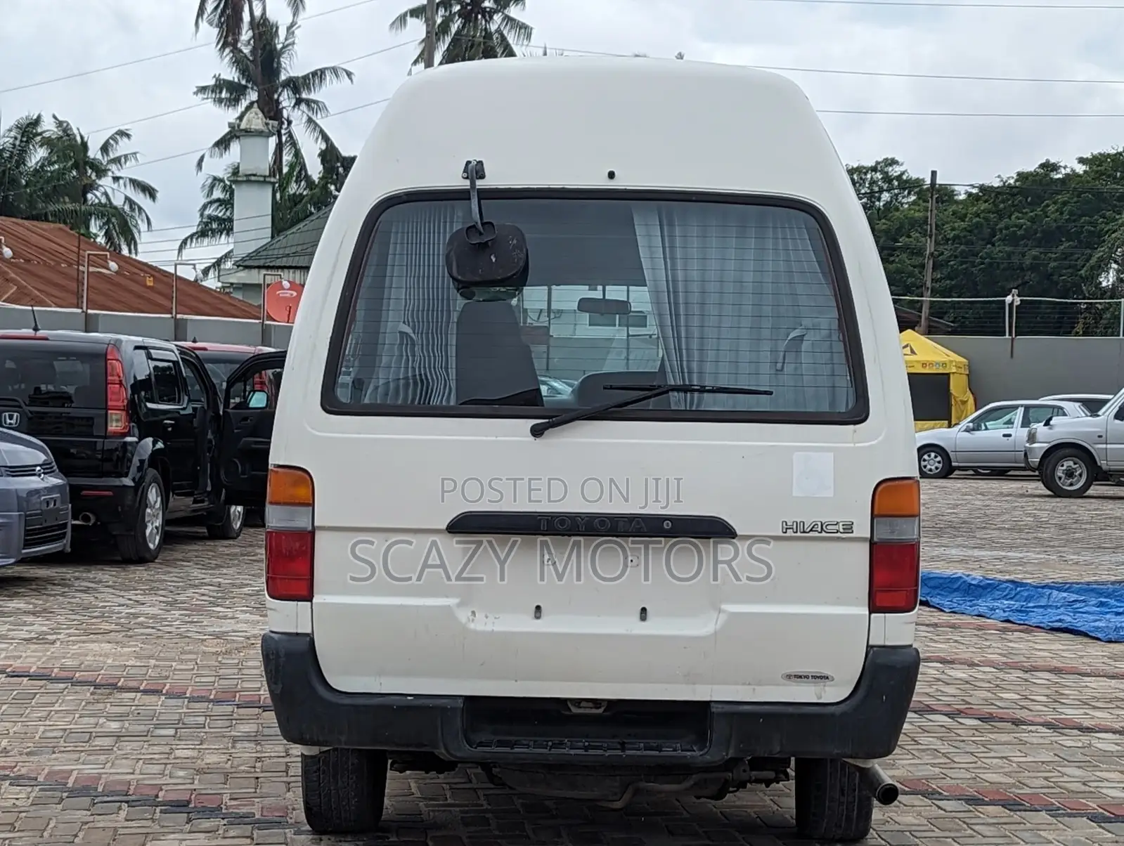 Toyota HiAce 2003 White