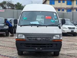 Toyota HiAce 2003 White