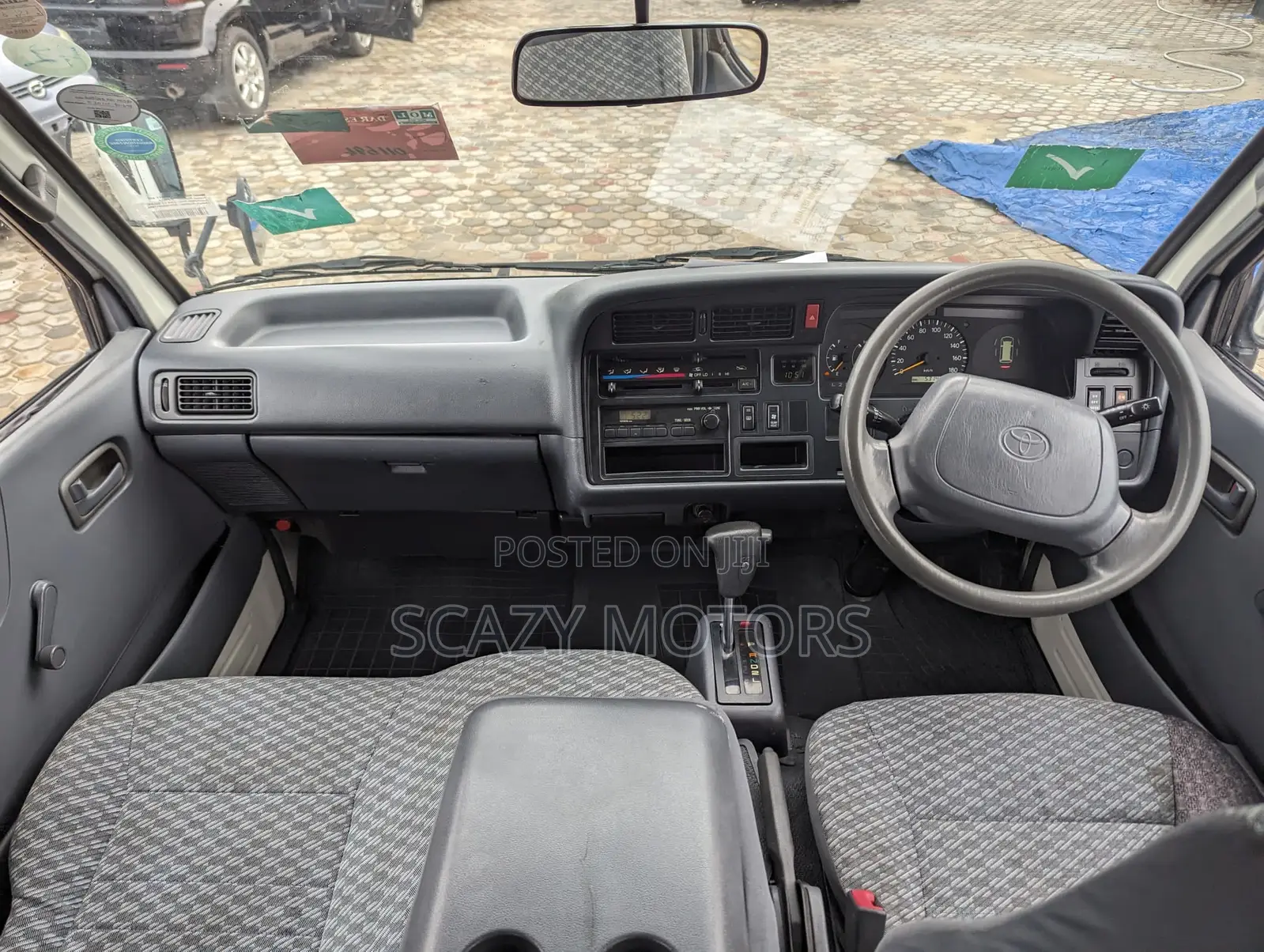 Toyota HiAce 2003 White