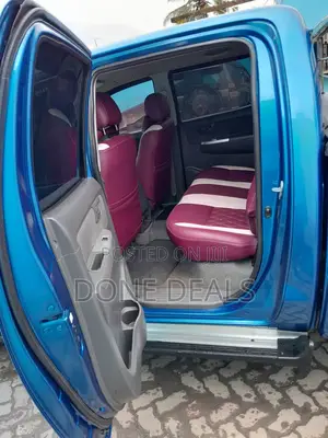 Toyota Hilux 2014 Blue