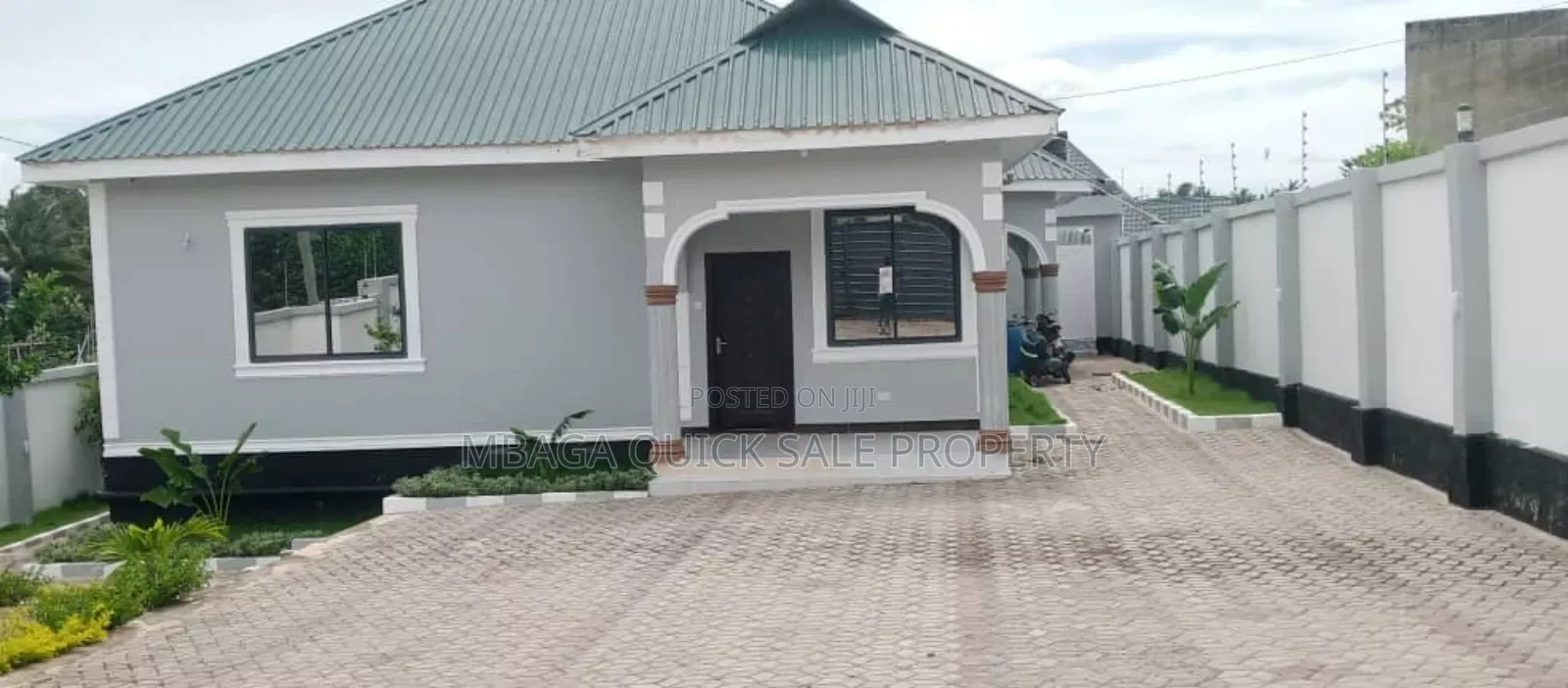 4bdrm House in Goba for sale