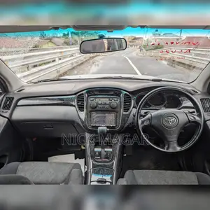Toyota Kluger 2002 Silver