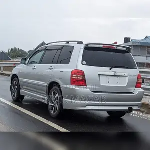Toyota Kluger 2002 Silver