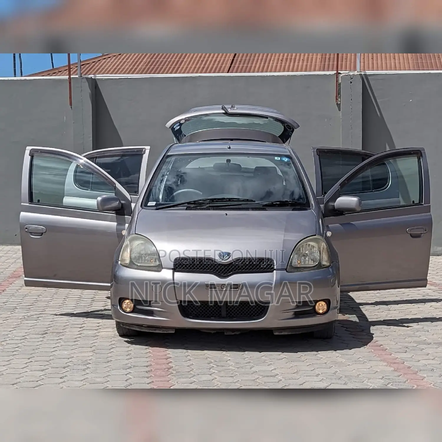 Toyota Vitz 2002 Gray