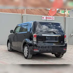 Toyota Corolla Rumion 2012 Black