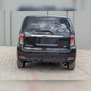 Toyota Corolla Rumion 2012 Black