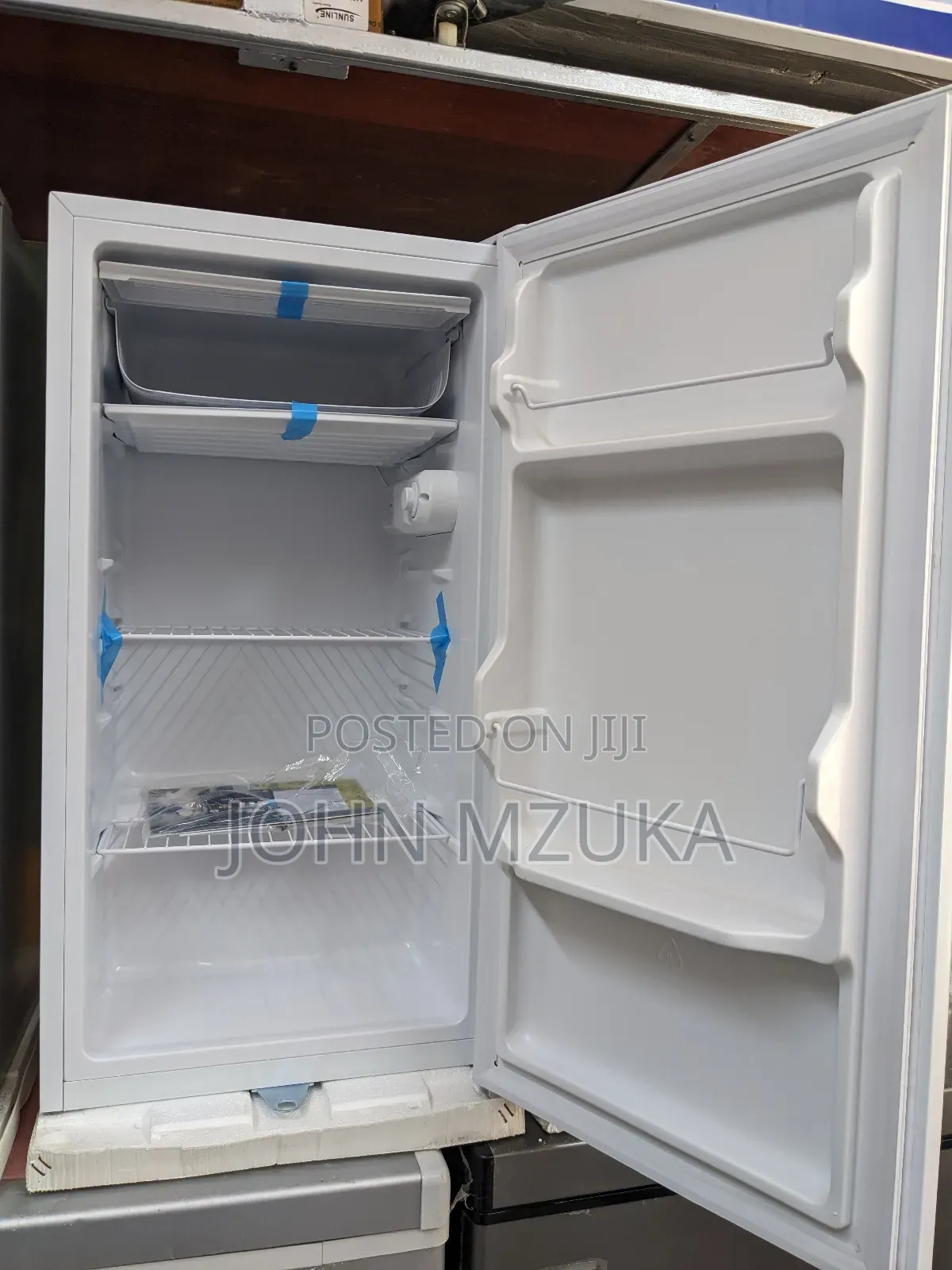 Fridge Mlango Mmoja Portable, Kwa Mtu Mwenye Vitu Vichache