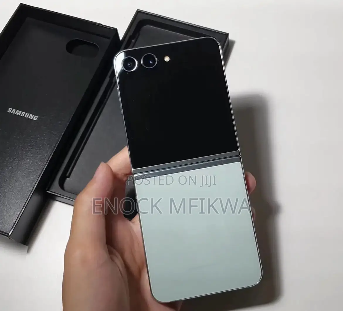 New Samsung Galaxy Z Flip5 256 GB Black