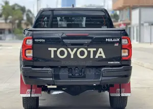Toyota Hilux 2022 Black