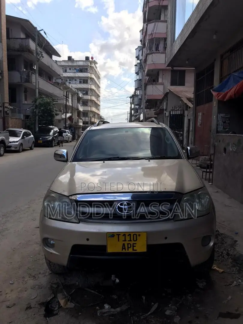 Toyota Fortuner 2004 Silver