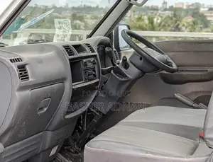 Nissan Vanette 2004 White