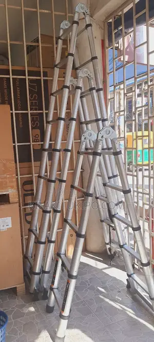 Aluminium Foldable Ladder Strong 2.8M ×2