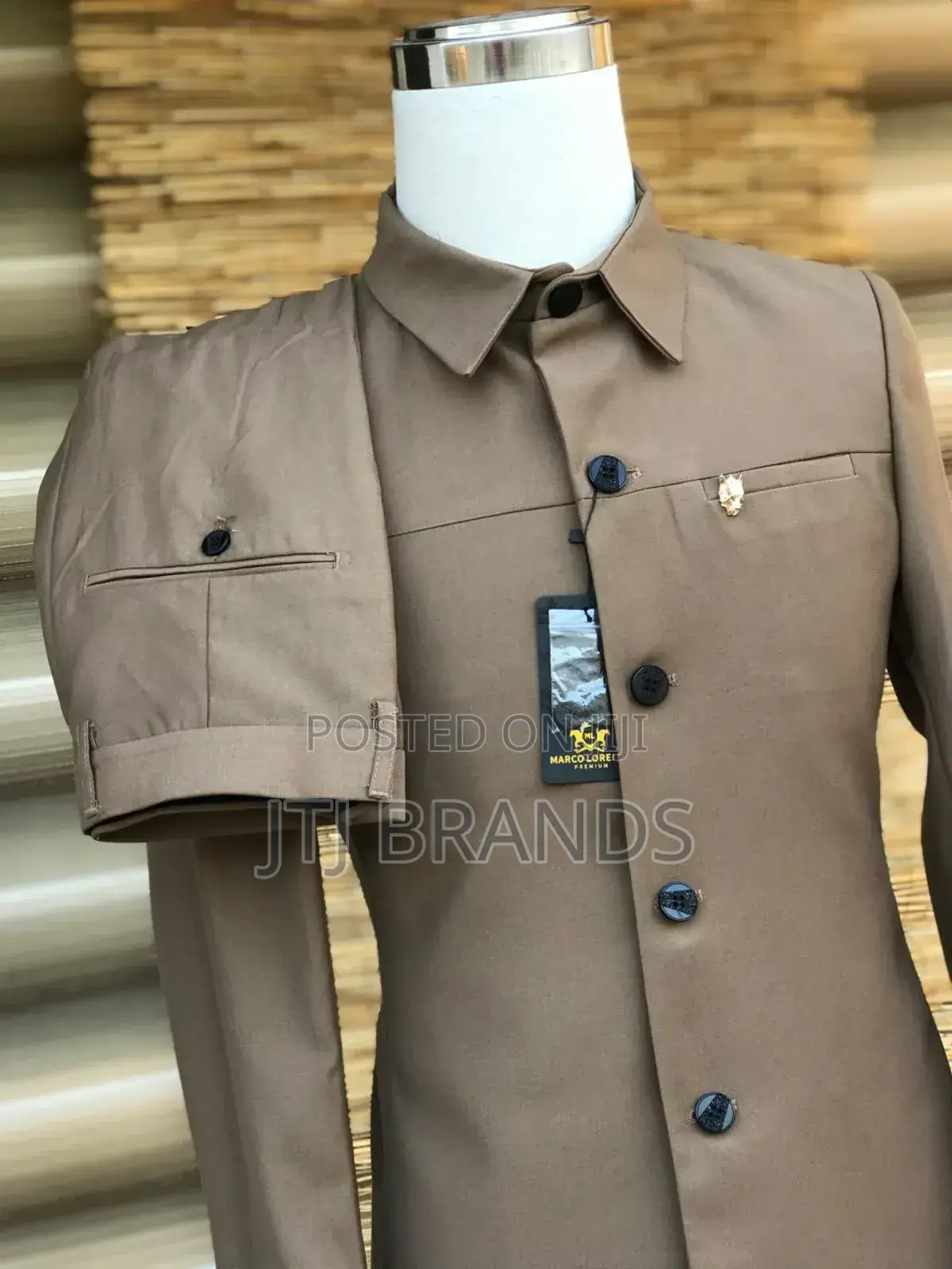Kaunda Suits Zisizo Na Mawaa