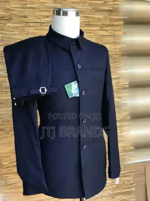 Safari Suits Nyeusi
