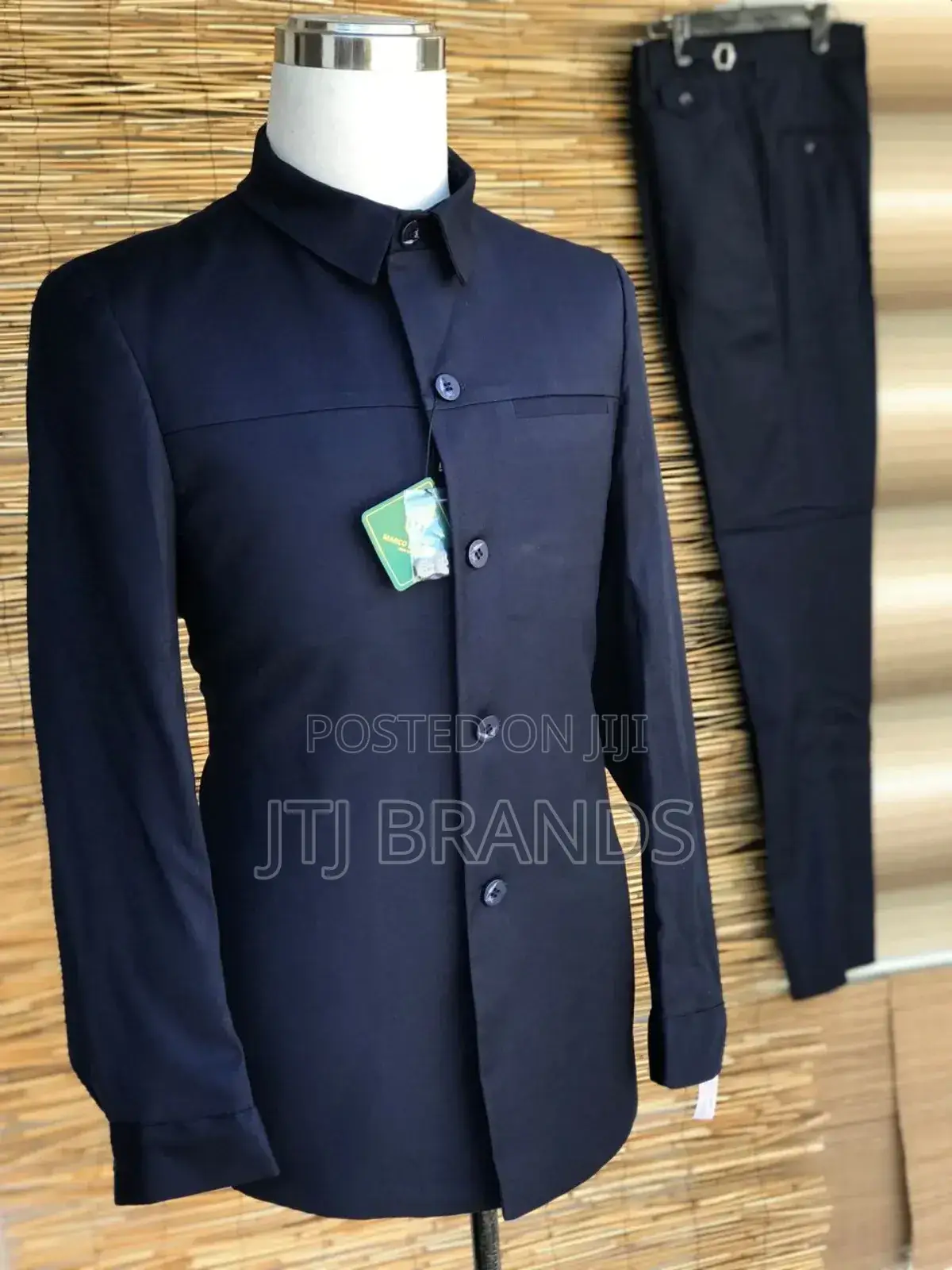 Safari Suits Nyeusi