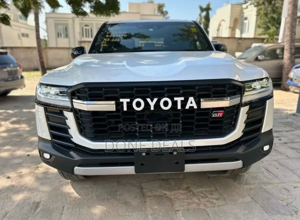 Toyota Land Cruiser 2023 White