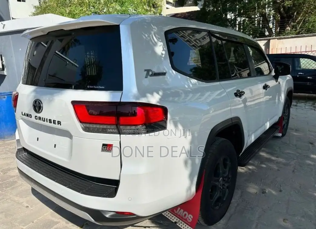 Toyota Land Cruiser 2023 White