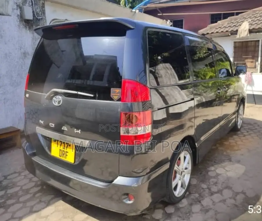 Toyota Noah 2005 Black