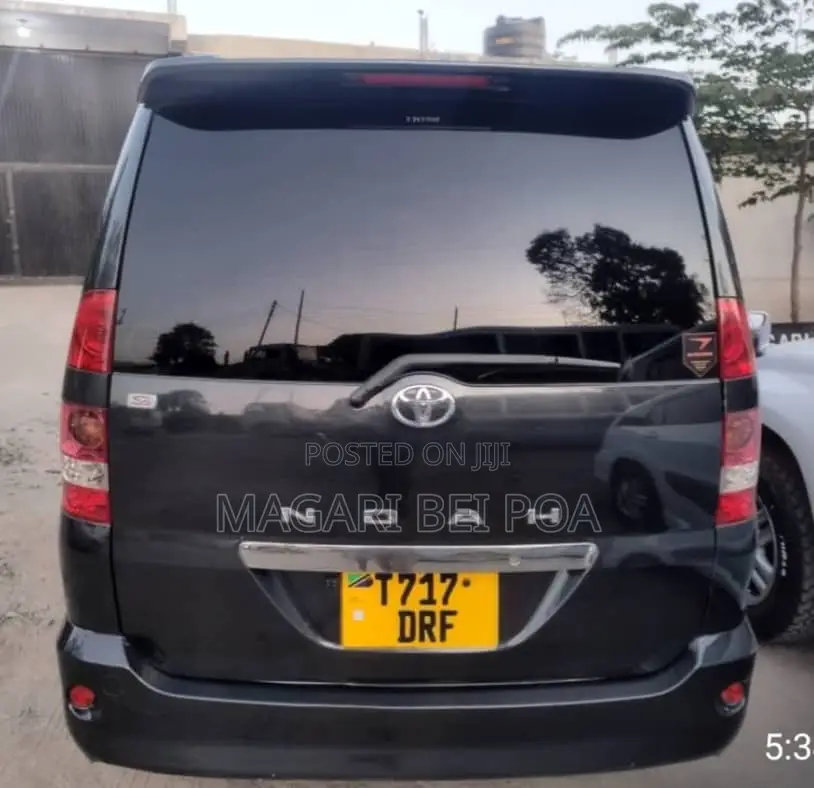 Toyota Noah 2005 Black