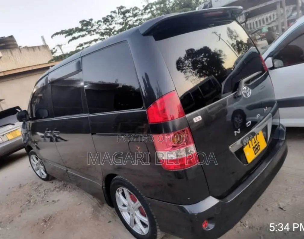 Toyota Noah 2005 Black