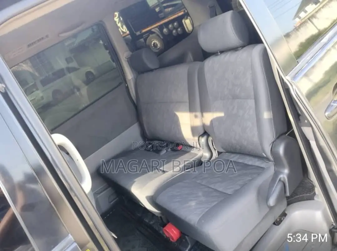 Toyota Noah 2005 Black