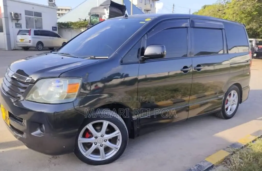 Toyota Noah 2005 Black