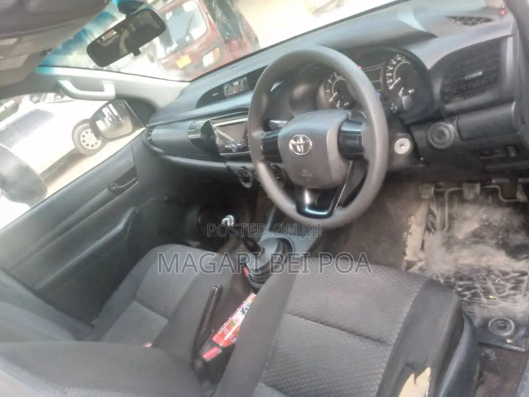 Toyota Hilux 2007 White