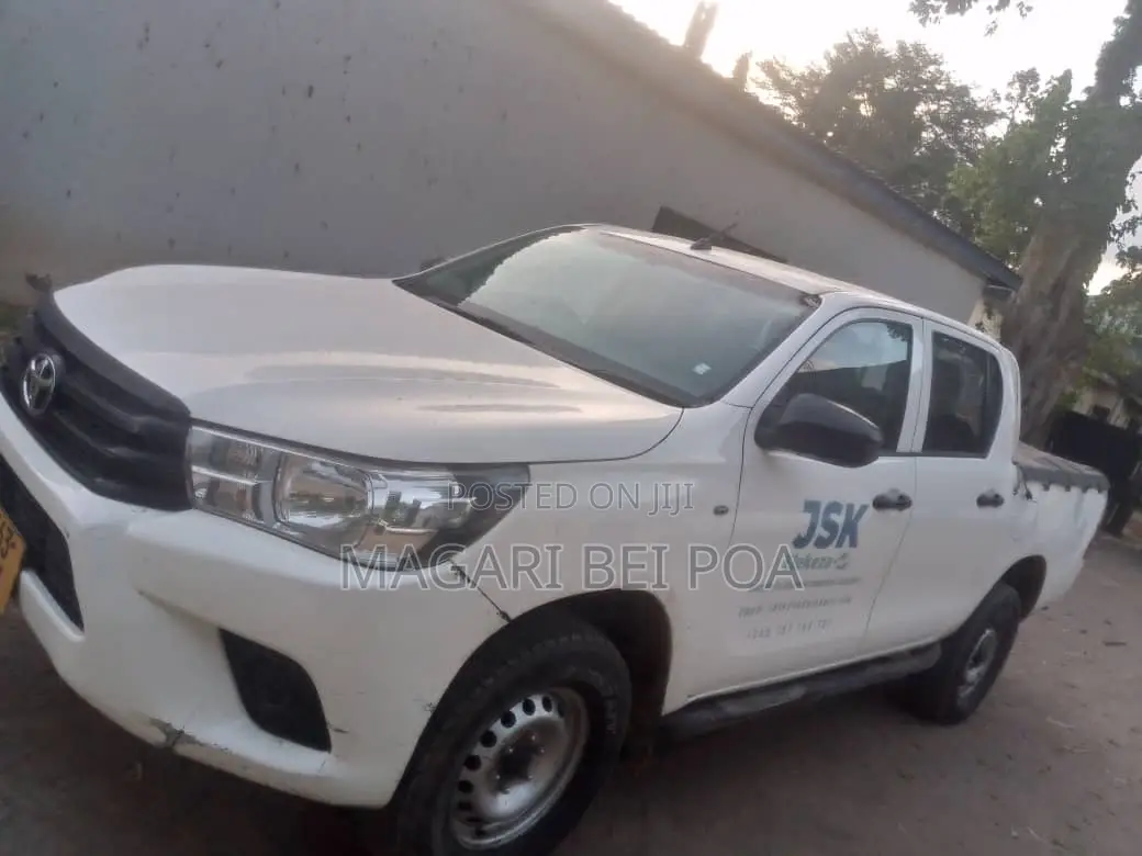 Toyota Hilux 2007 White