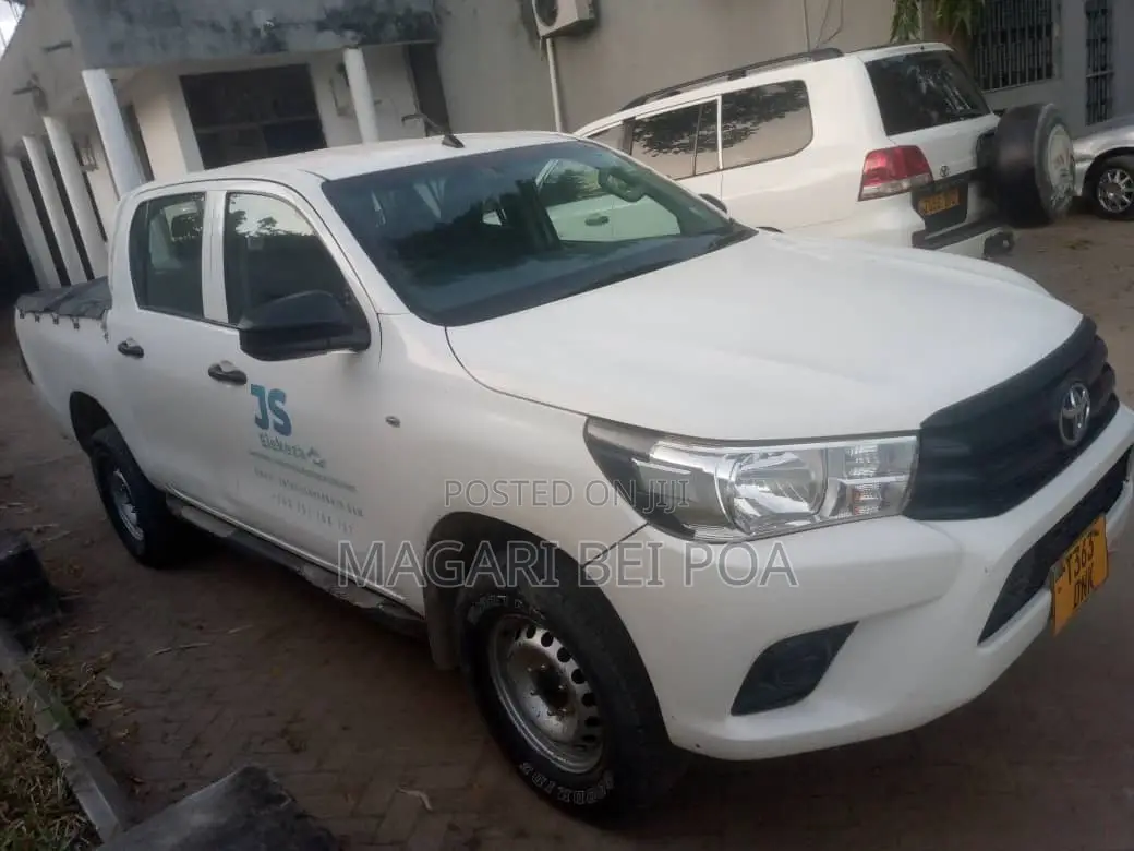 Toyota Hilux 2007 White