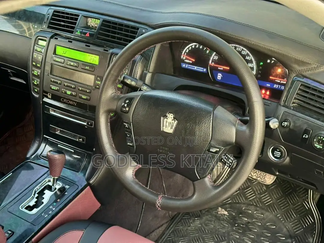 Toyota Crown 2006 Black