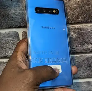 Photo - Samsung Galaxy S10 Plus 128 GB Blue