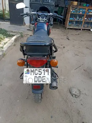Bajaj Boxer X125 2023 Black