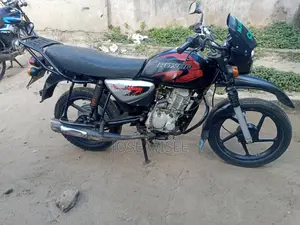 Bajaj Boxer X125 2023 Black
