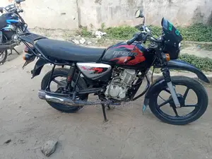 Bajaj Boxer X125 2023 Black